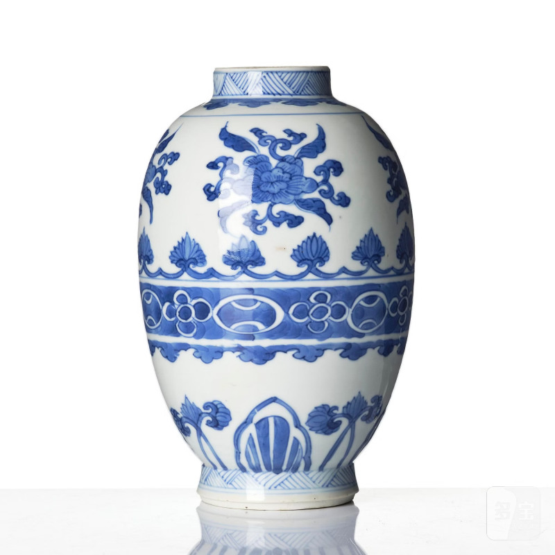 A blue and white 'floral' jar, - 图2